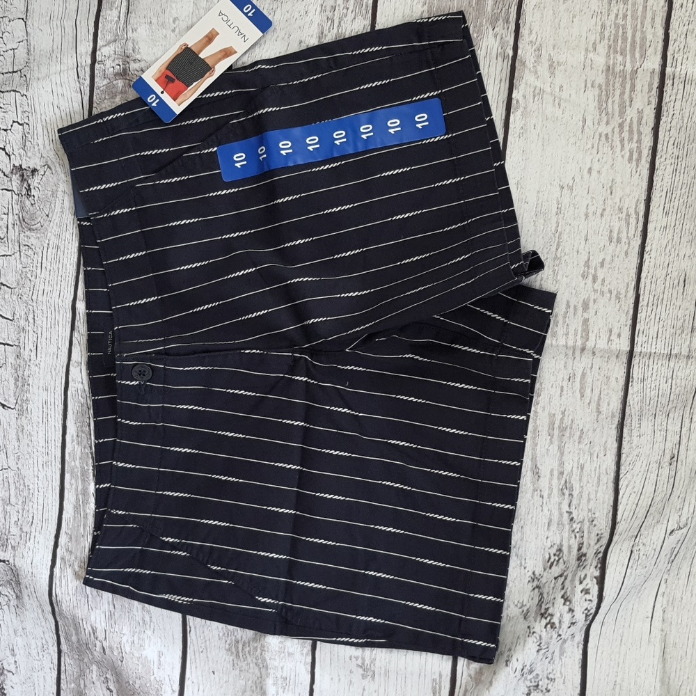 Nautica Women’s Mid Rise Striped Twill Shorts
